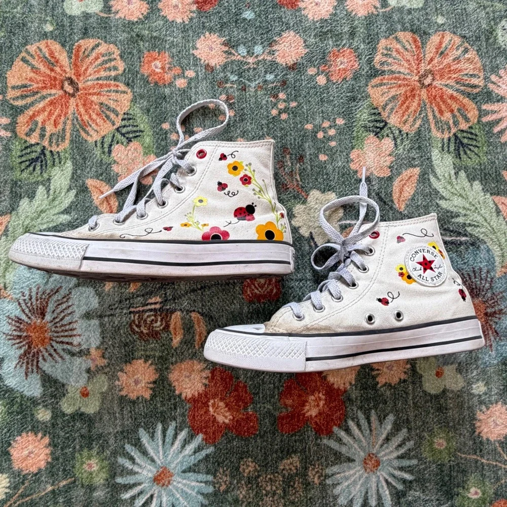 Converse Chuck Taylor Ladybug Floral High Top Sneakers Cream Kids 3.5 A17270F